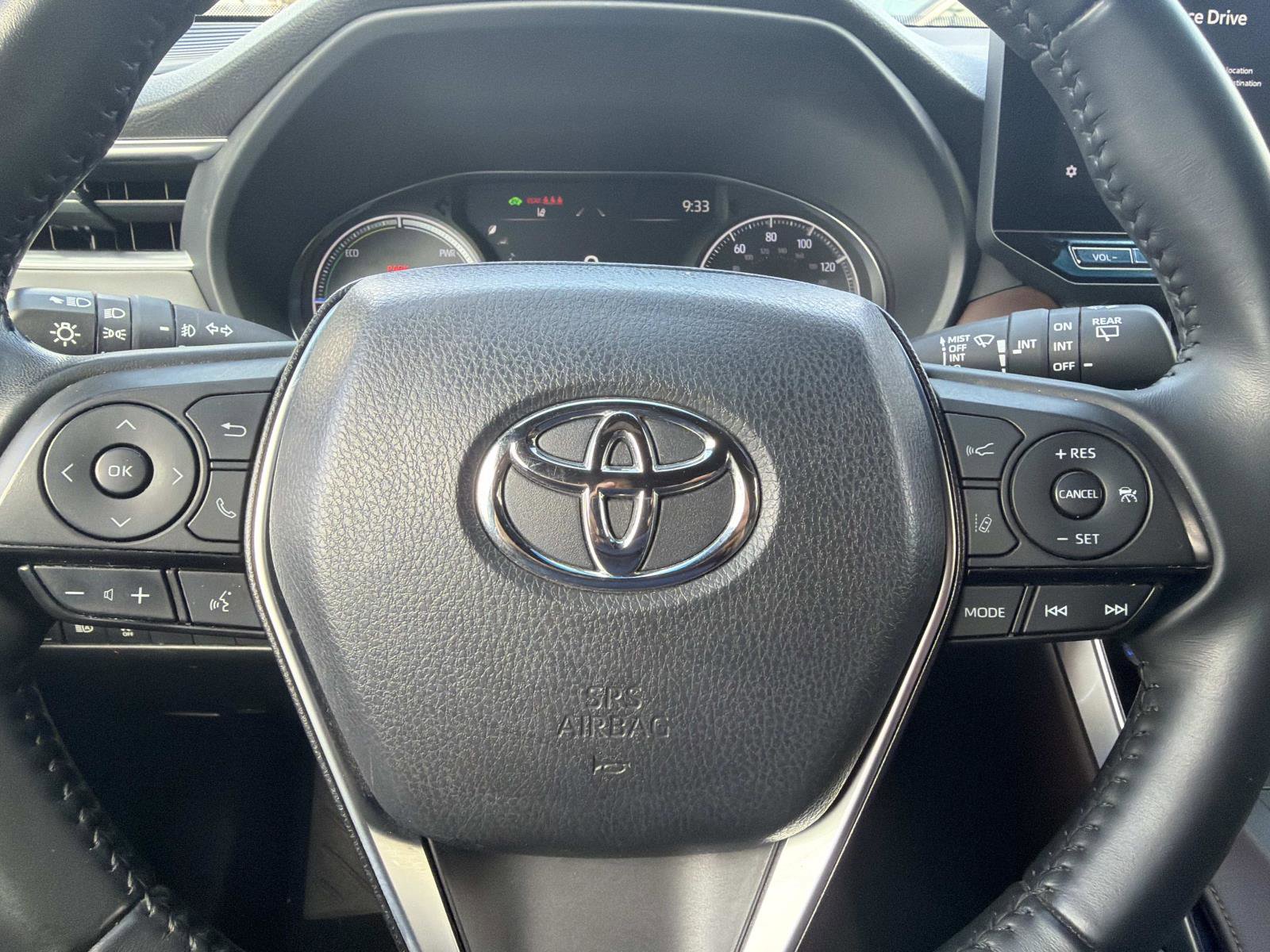Used 2023 Toyota Venza XLE AWD/4WD image 17