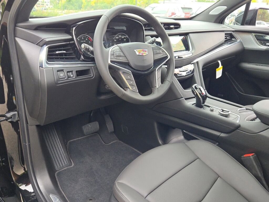New 2025 Cadillac XT5 Premium Luxury image 24