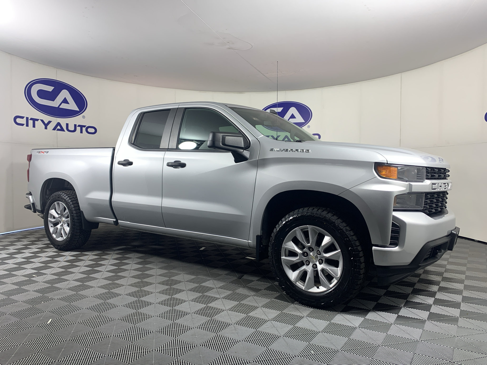 Used 2022 Chevrolet Silverado 1500 Custom AWD/4WD image 1