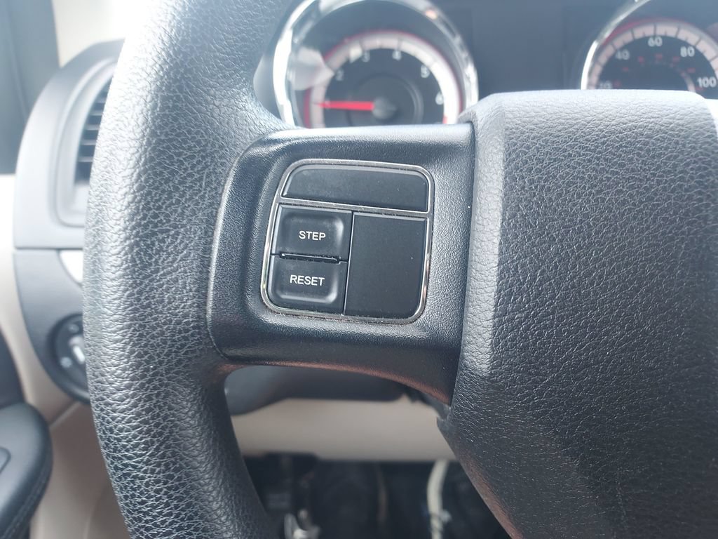 Used 2015 Dodge Grand Caravan SXT FWD image 21