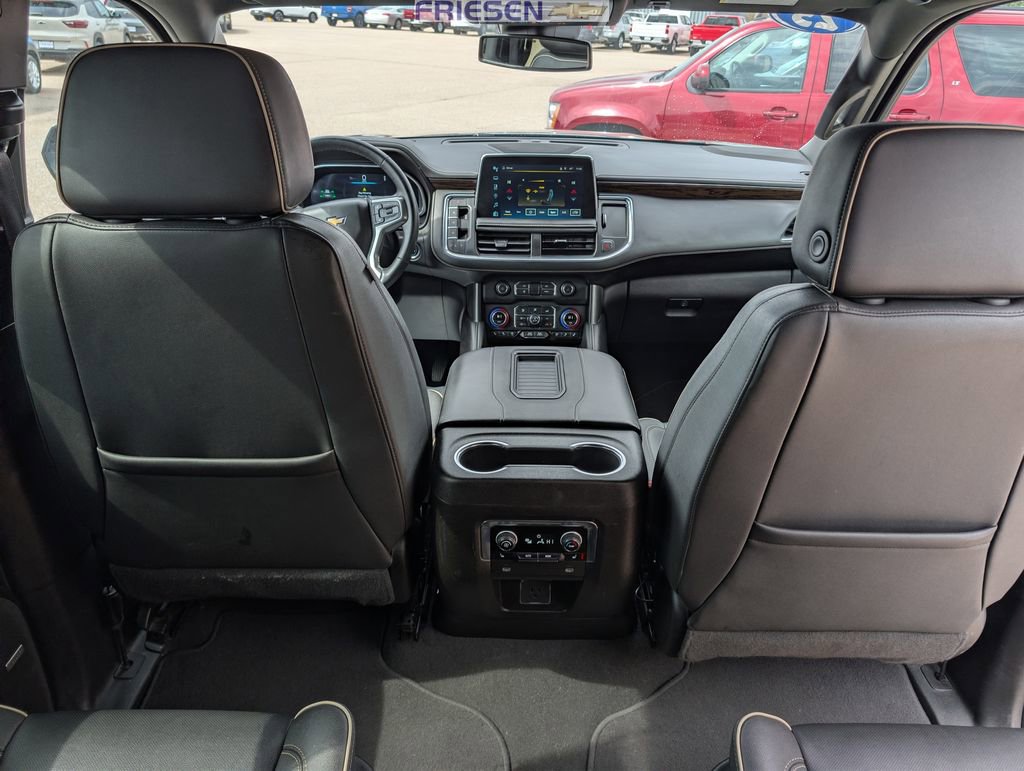 Used 2023 Chevrolet Suburban Premier image 17