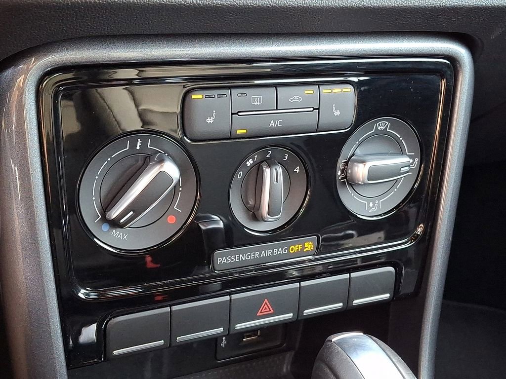 Used 2019 Volkswagen Beetle 2.0T S image 13