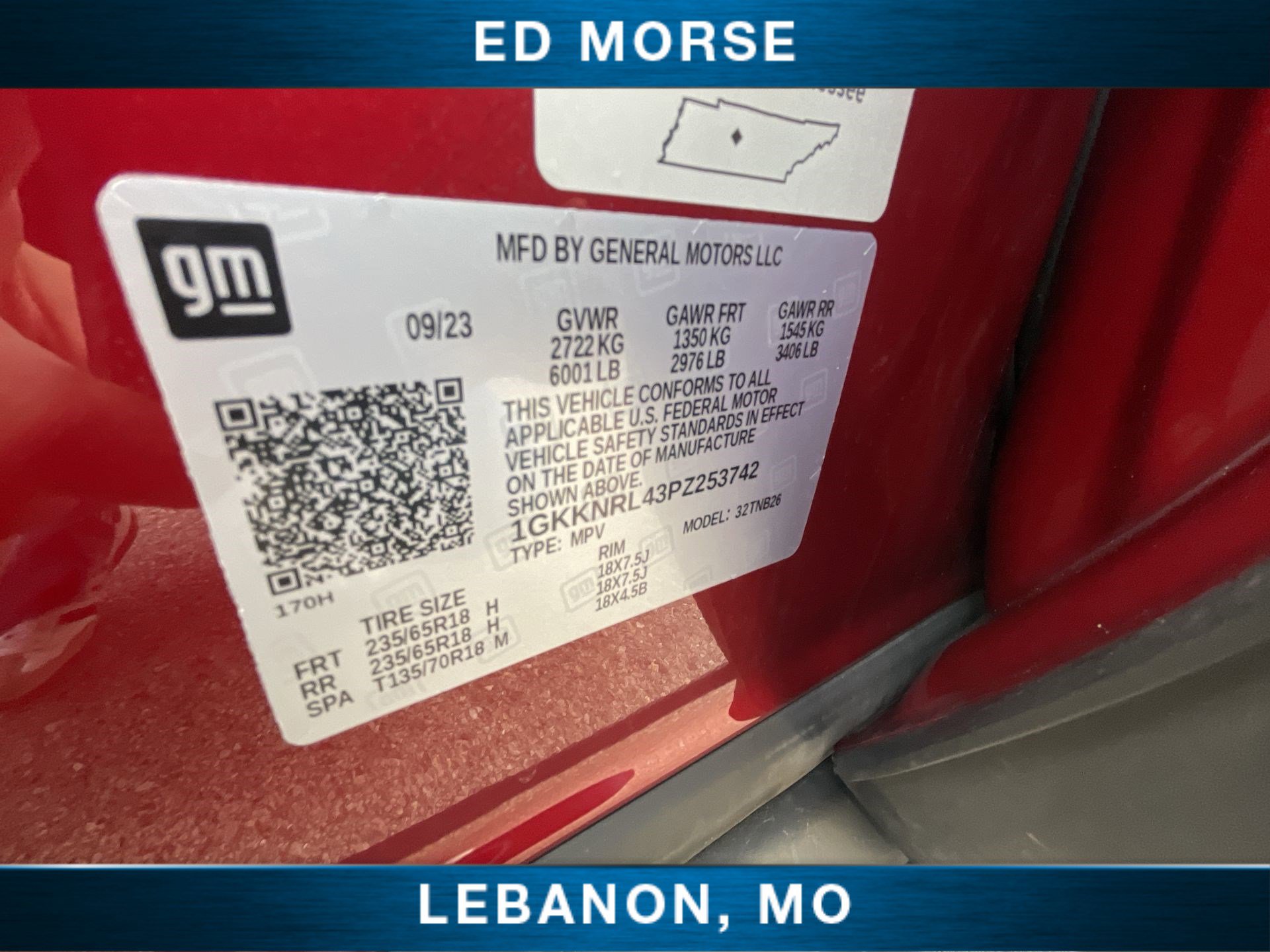 Used 2023 GMC Acadia SLE w/ Driver Convenience Package image 32