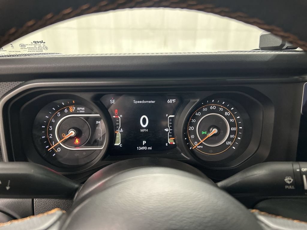 Used 2024 Jeep Gladiator Mojave w/ Convenience Group AWD/4WD image 11