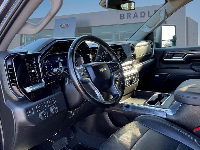 Used 2024 Chevrolet Silverado 3500 LTZ w/ LTZ Plus Package AWD/4WD image 20