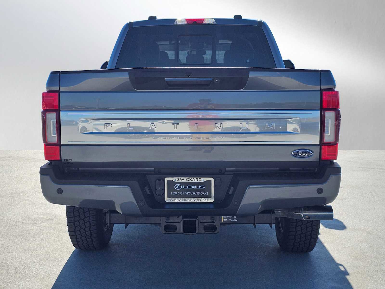 Used 2022 Ford F350 Platinum AWD/4WD image 4