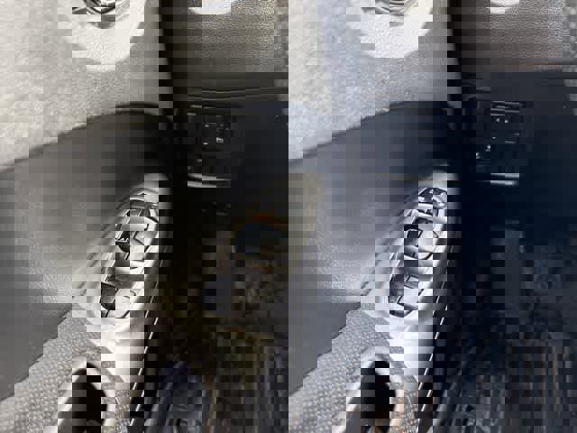 Used 2017 Nissan Juke S image 22