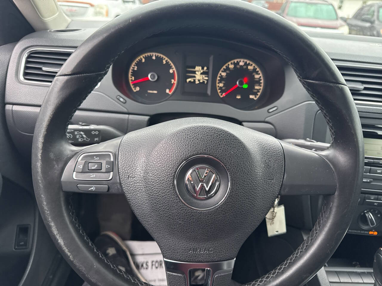 Used 2011 Volkswagen Jetta SE image 9