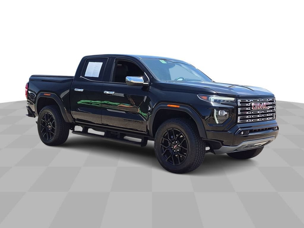 Certified 2023 GMC Canyon Denali w/ Denali Black Edition AWD/4WD image 3
