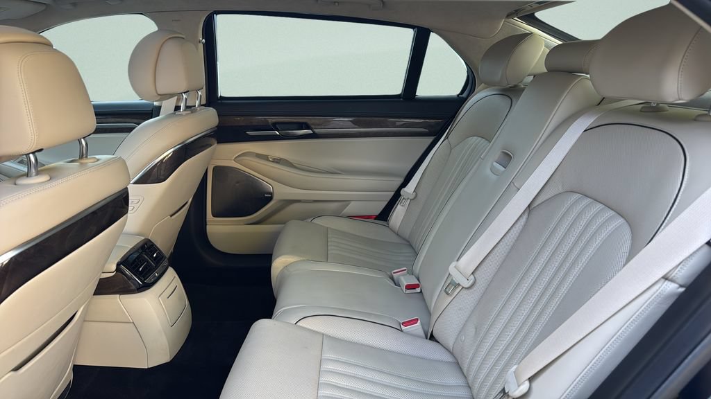 Used 2018 Genesis G90 3.3T Premium AWD/4WD image 25