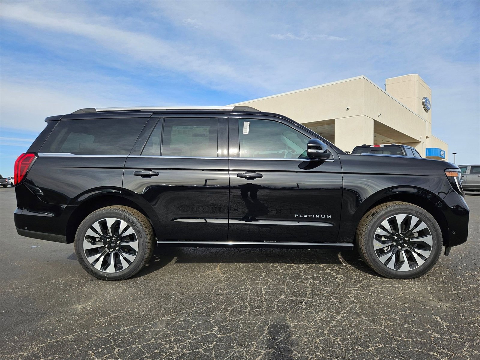 New 2025 Ford Expedition Platinum w/ Driver's Package image 4