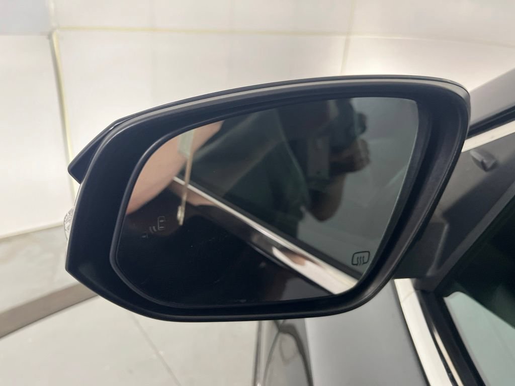 Used 2019 Toyota Highlander Limited AWD/4WD image 39