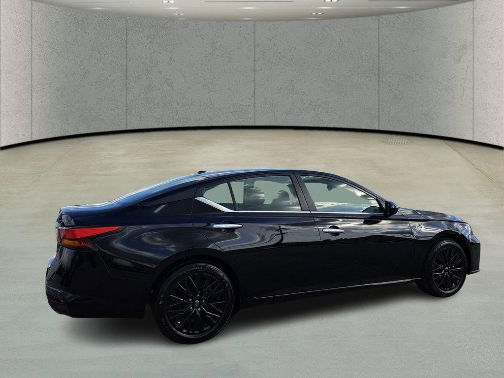 Used 2025 Nissan Altima 2.5 SV w/ SV Special Edition Package image 5