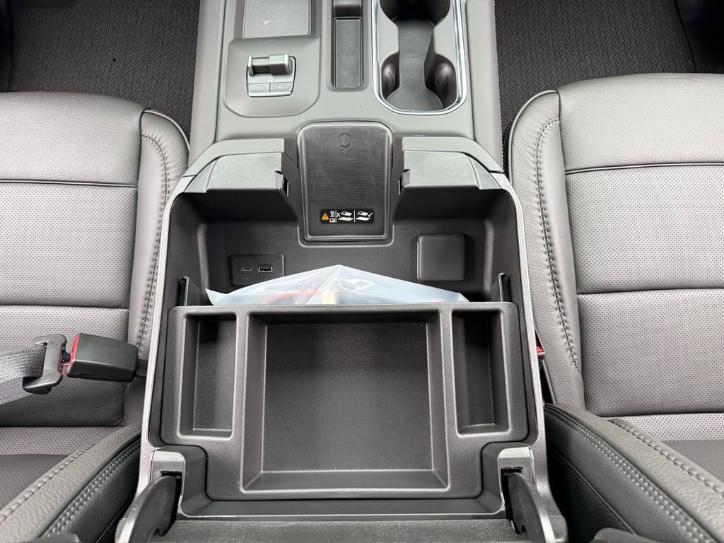 New 2026 GMC Sierra 3500 Denali w/ Denali Reserve Package image 36