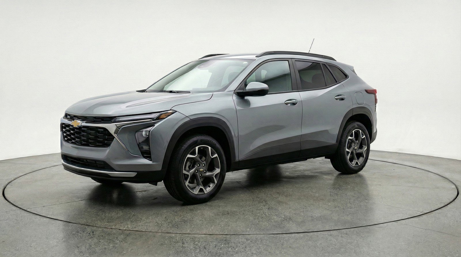 Used 2025 Chevrolet Trax LT image 3