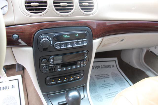 Used 2000 Chrysler 300M image 37