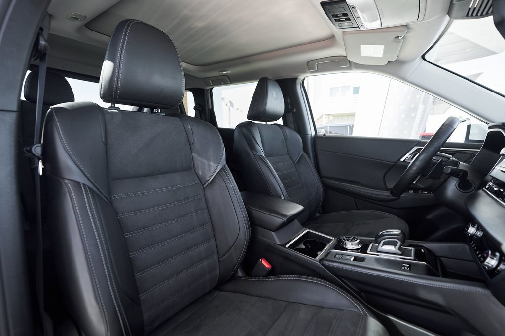 Used 2024 Mitsubishi Outlander Ralliart image 25