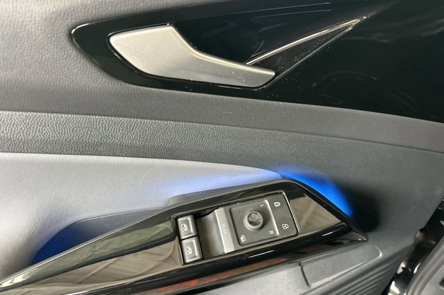 Used 2022 Volkswagen ID.4 Pro AWD/4WD image 13