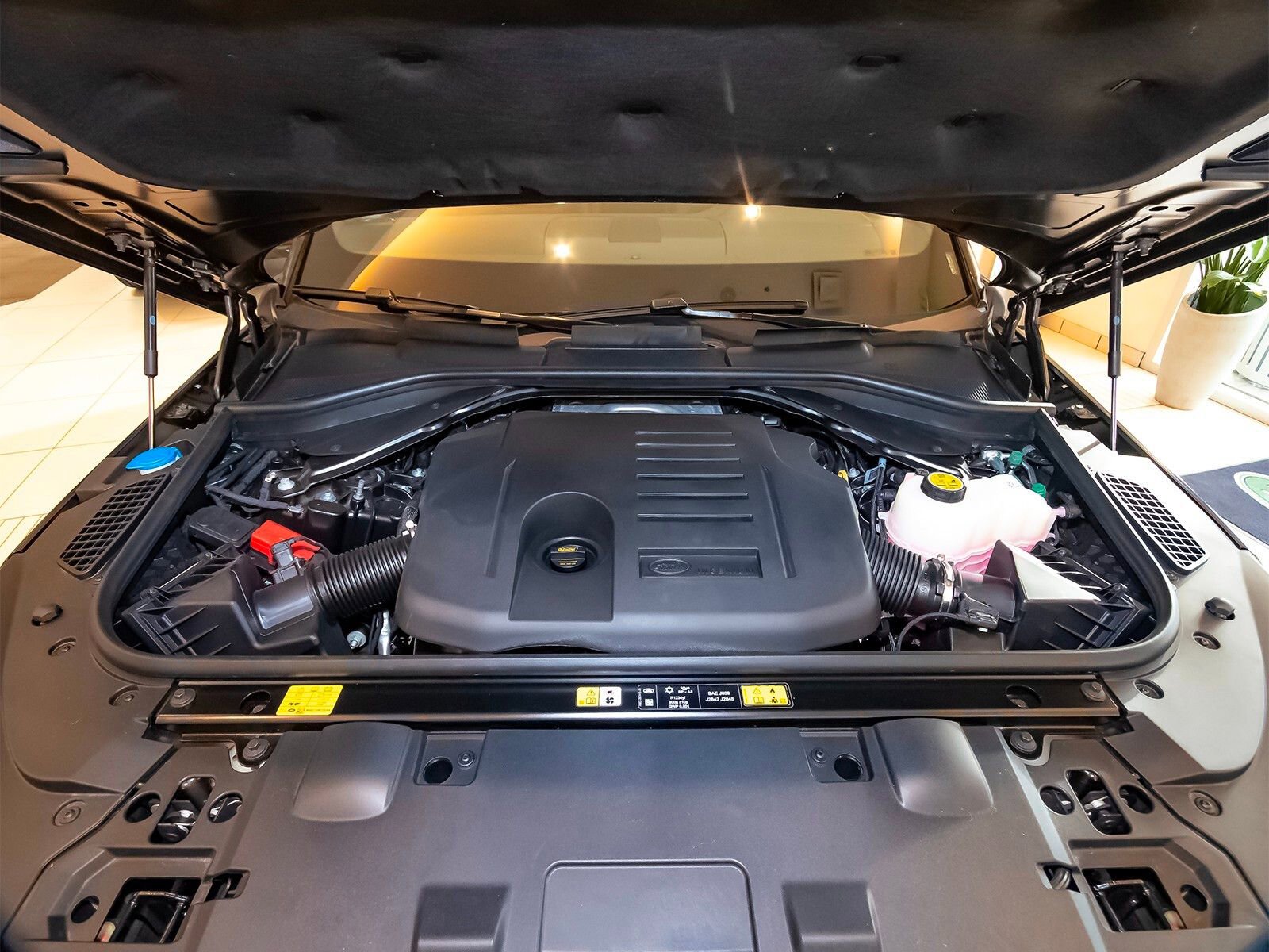 New 2025 Land Rover Range Rover Sport SE image 51