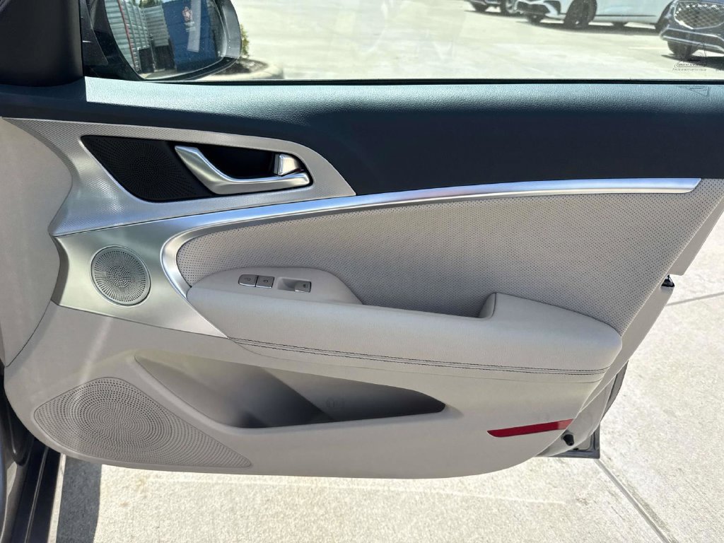 Used 2026 Genesis G70 2.5T Prestige RWD image 17