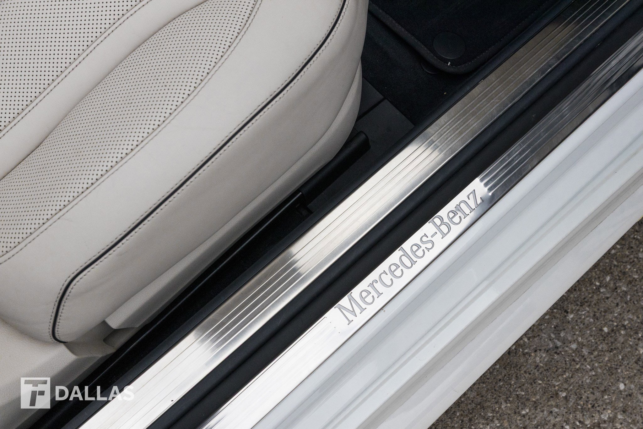 Used 2020 Mercedes-Benz S 560 Cabriolet image 32