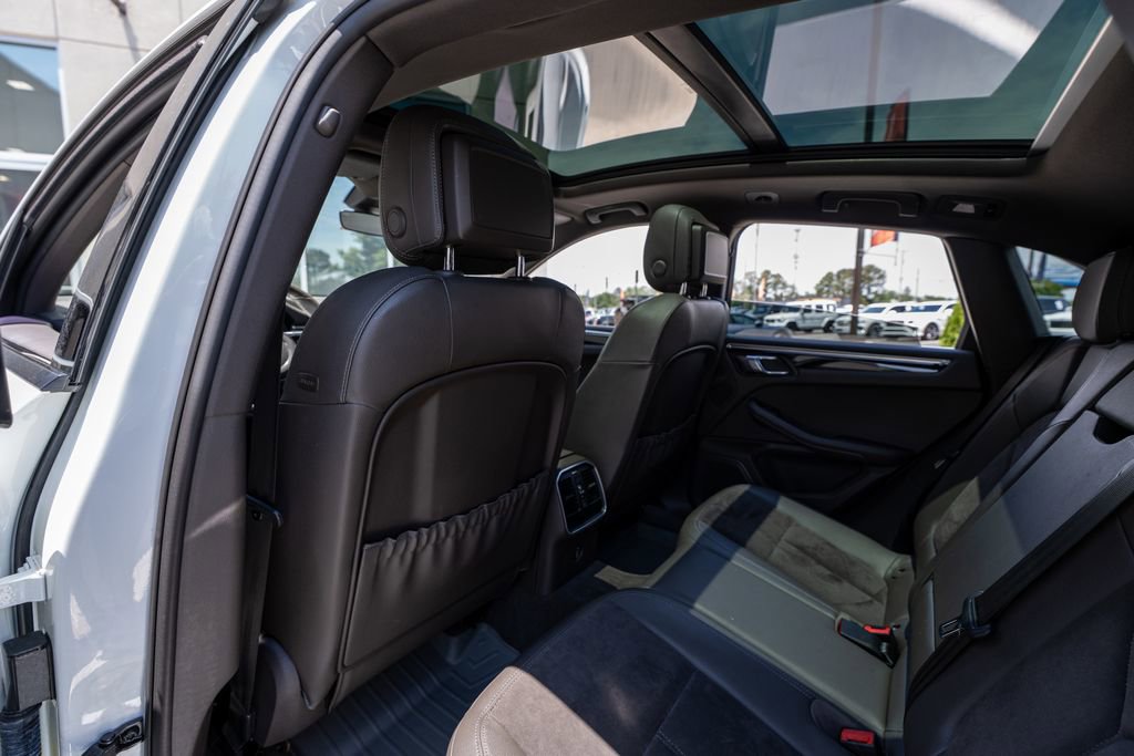 Used 2019 Porsche Macan AWD/4WD image 43