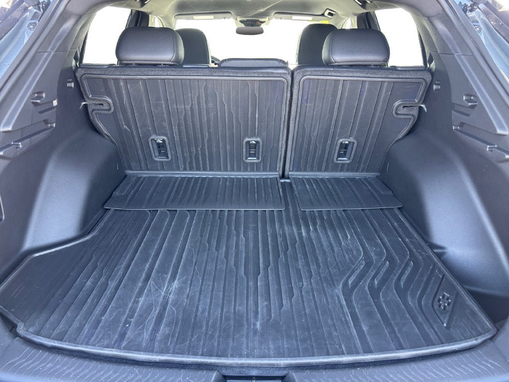 Certified 2024 Chevrolet Equinox EV LT w/ LPO, Blackout Package AWD/4WD image 19
