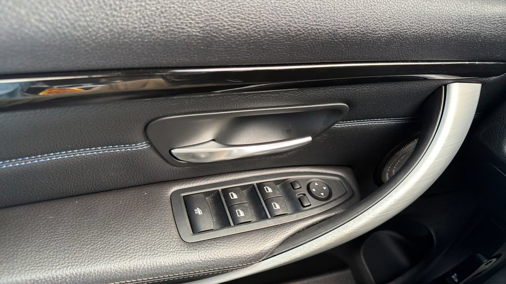 Used 2015 BMW 435i Convertible RWD image 26