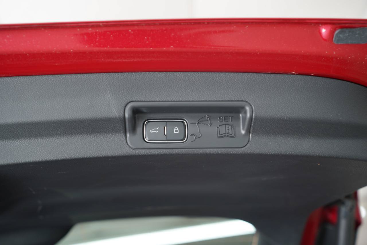 Used 2026 Ford Explorer ST-Line w/ ST-Line Street Pack RWD image 39
