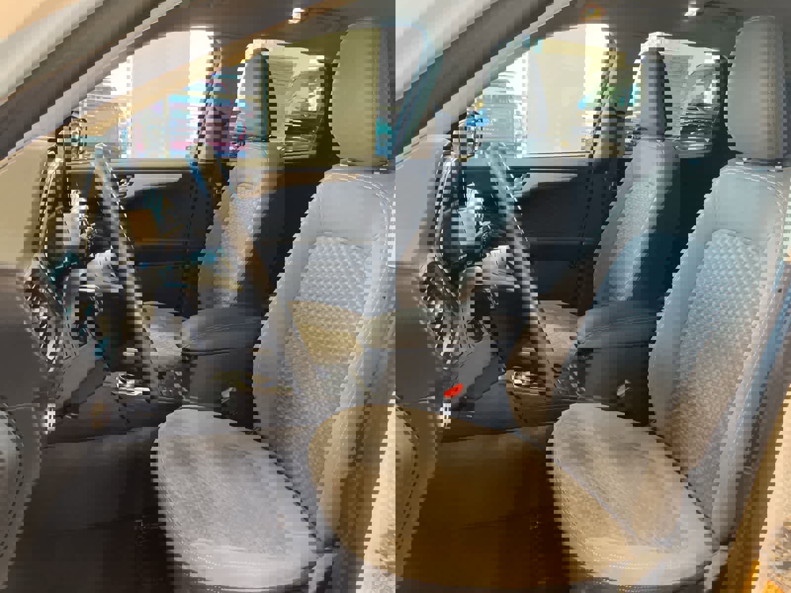 Used 2020 Ford Escape SE image 11