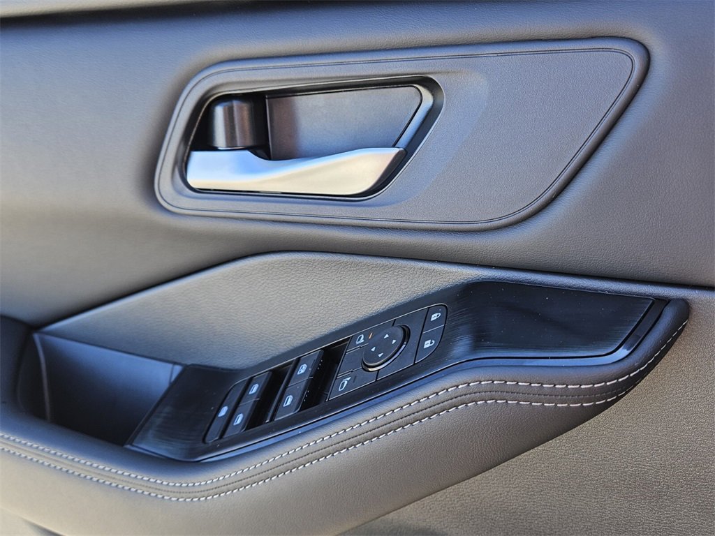 New 2026 Nissan Rogue SV image 28