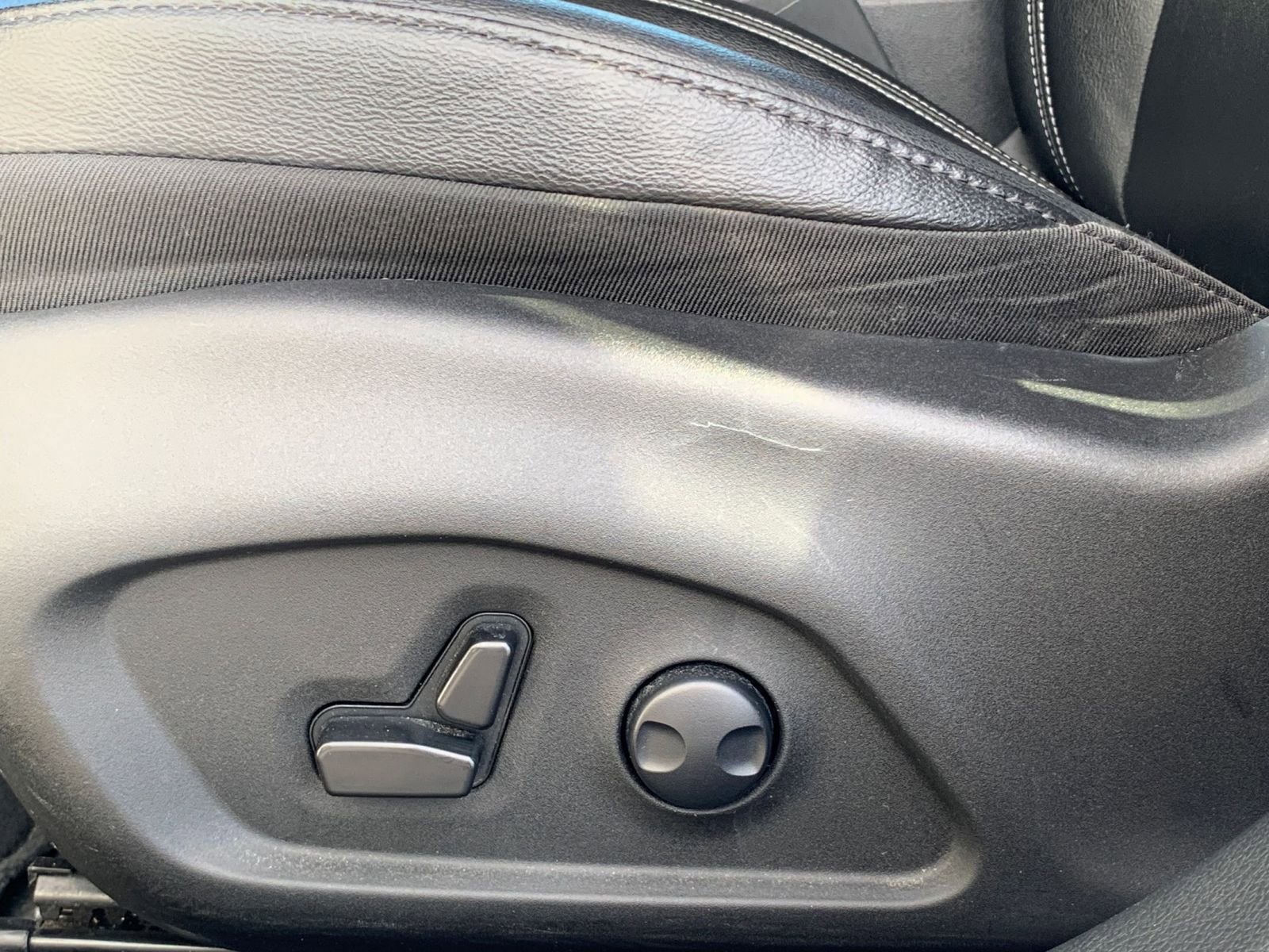 Used 2025 Jeep Compass Limited image 22