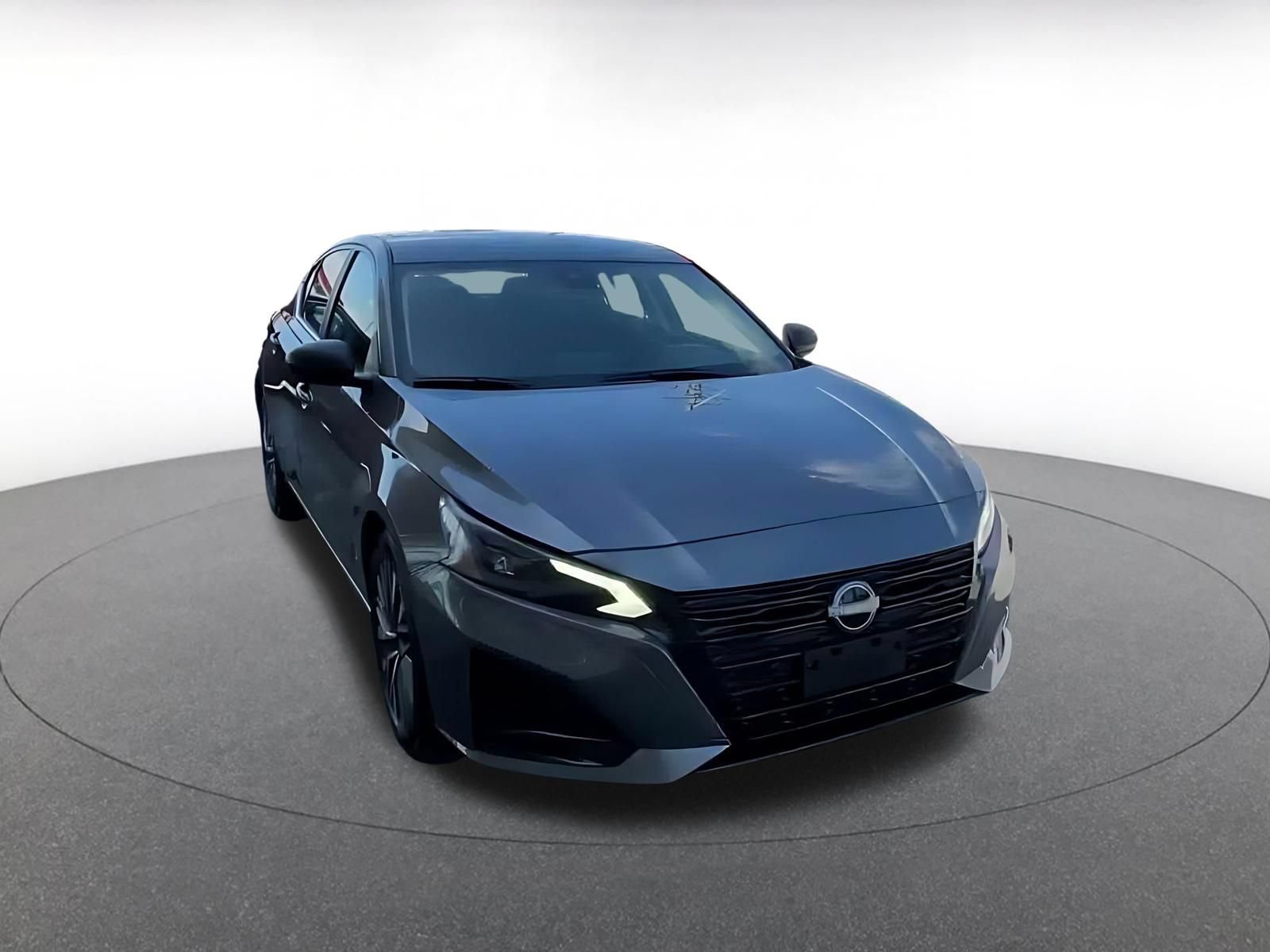 Used 2026 Nissan Altima 2.5 SV FWD image 3