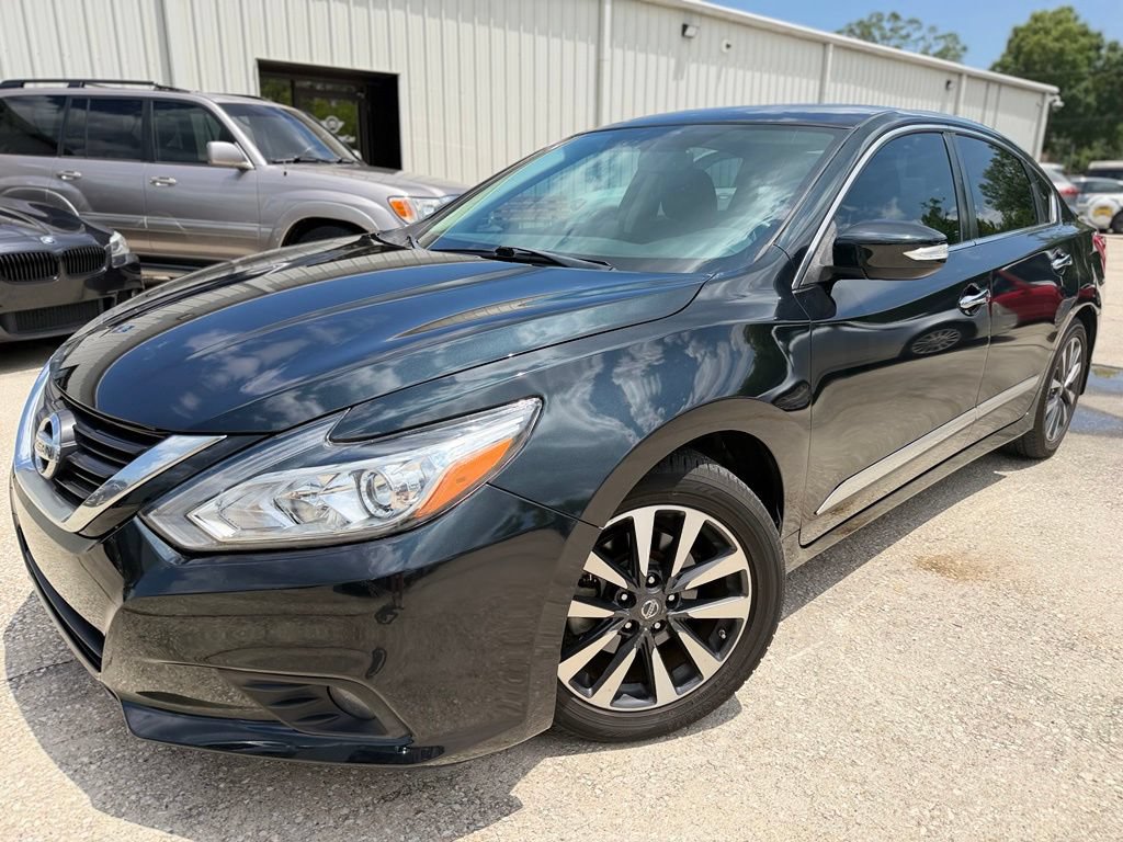 Used 2016 Nissan Altima 2.5 SV w/ Convenience Package FWD image 1
