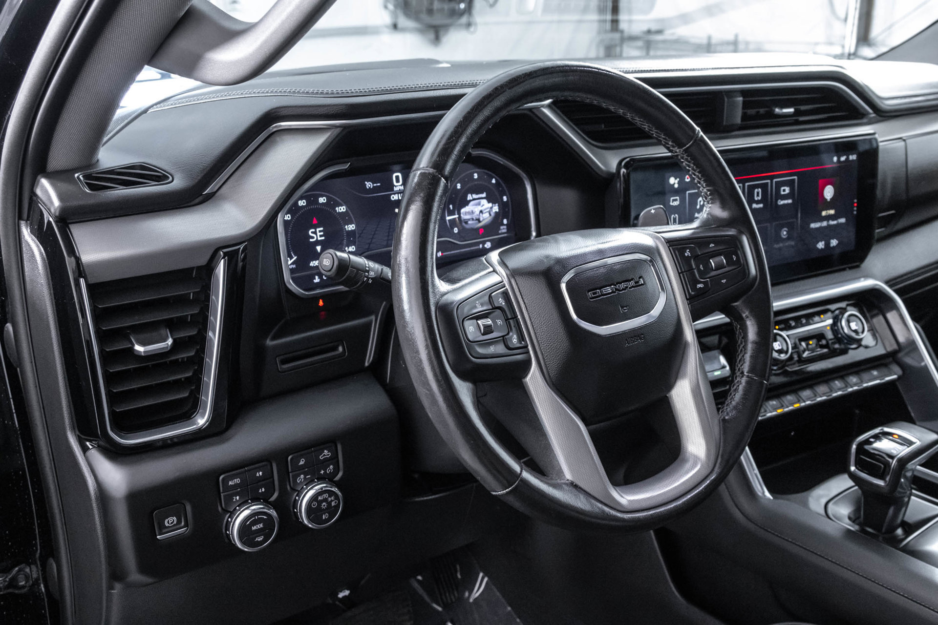 Used 2022 GMC Sierra 1500 Denali AWD/4WD image 39