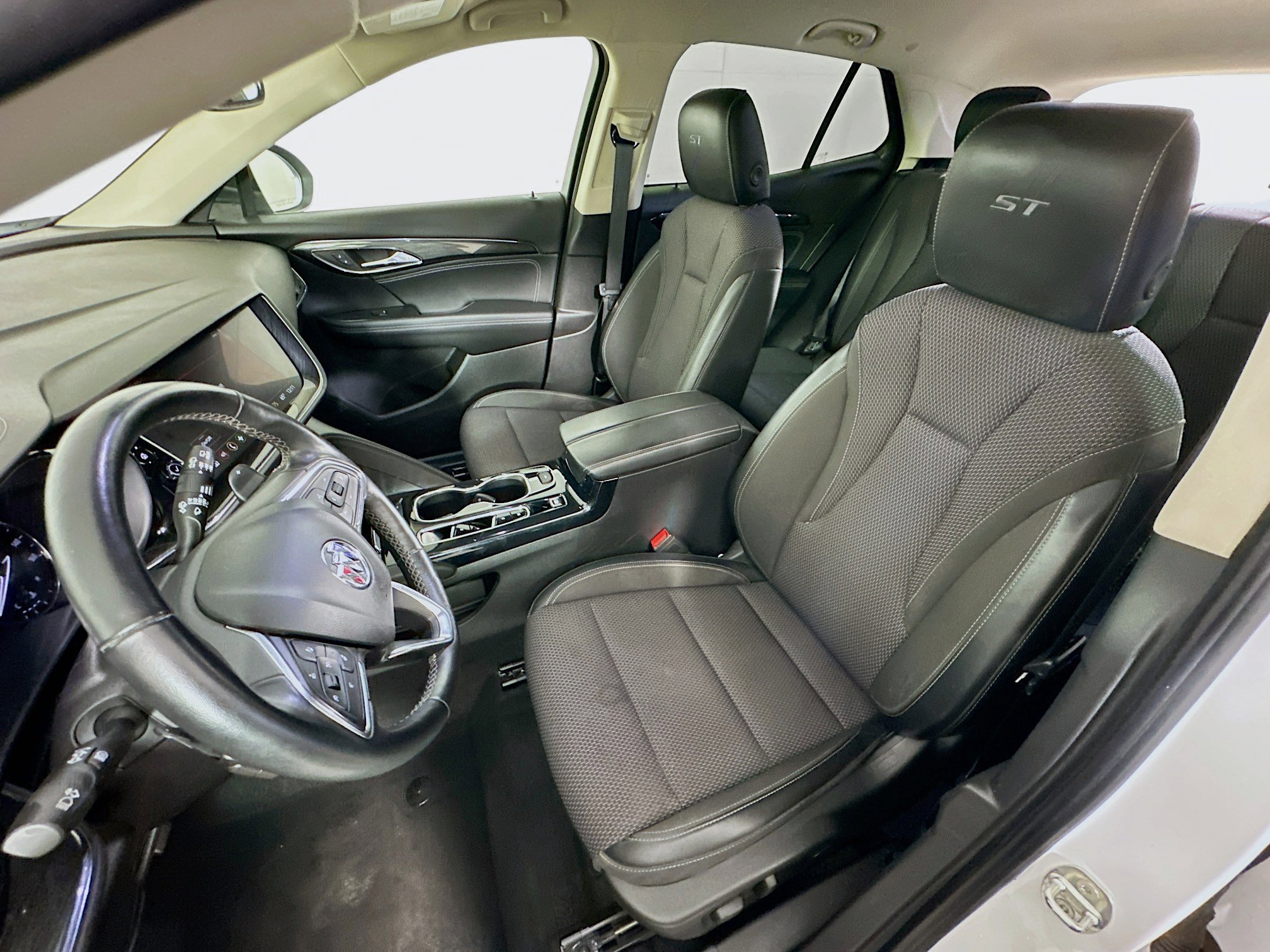 Used 2023 Buick Envision Preferred w/ Sport Touring Package image 13