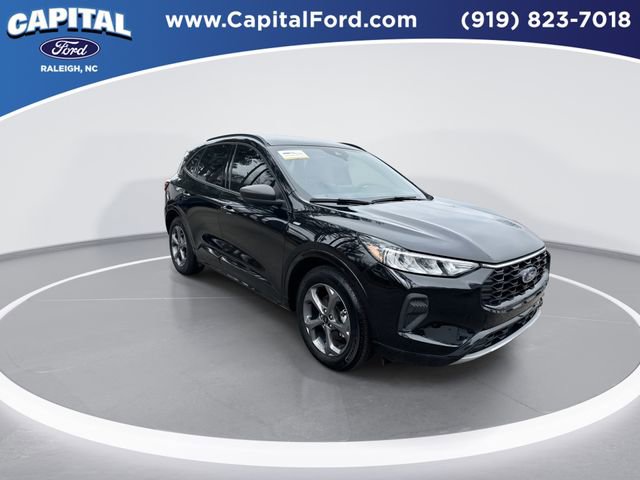 Used 2024 Ford Escape ST-Line image 2