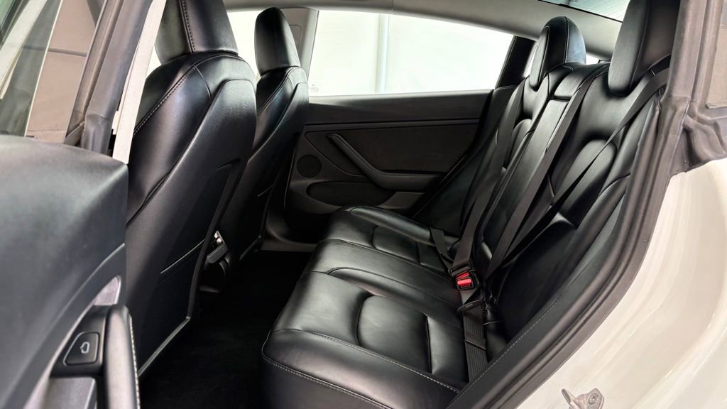 Used 2023 Tesla Model 3 Standard Range image 15
