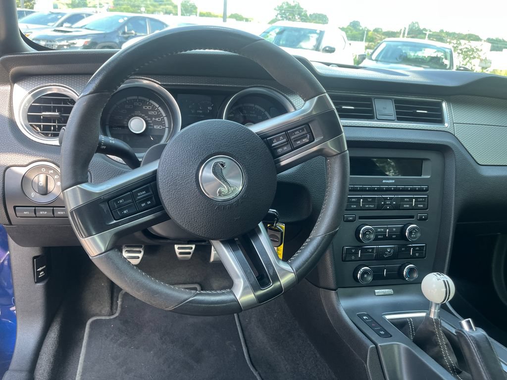 Used 2010 Ford Mustang Shelby GT500 RWD image 25