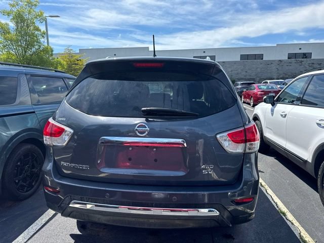 Used 2013 Nissan Pathfinder SV AWD/4WD image 3