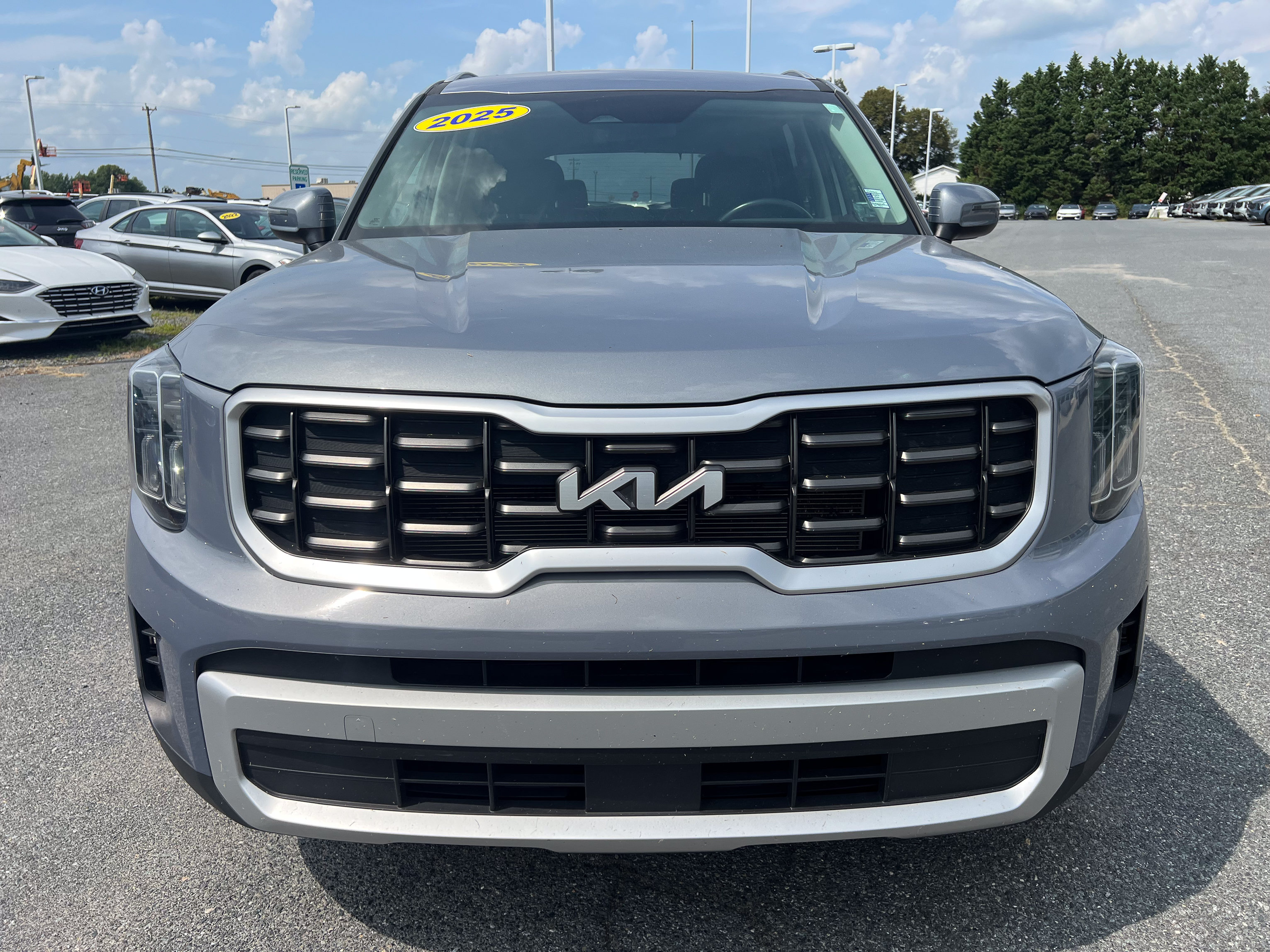 Used 2025 Kia Telluride S FWD image 14