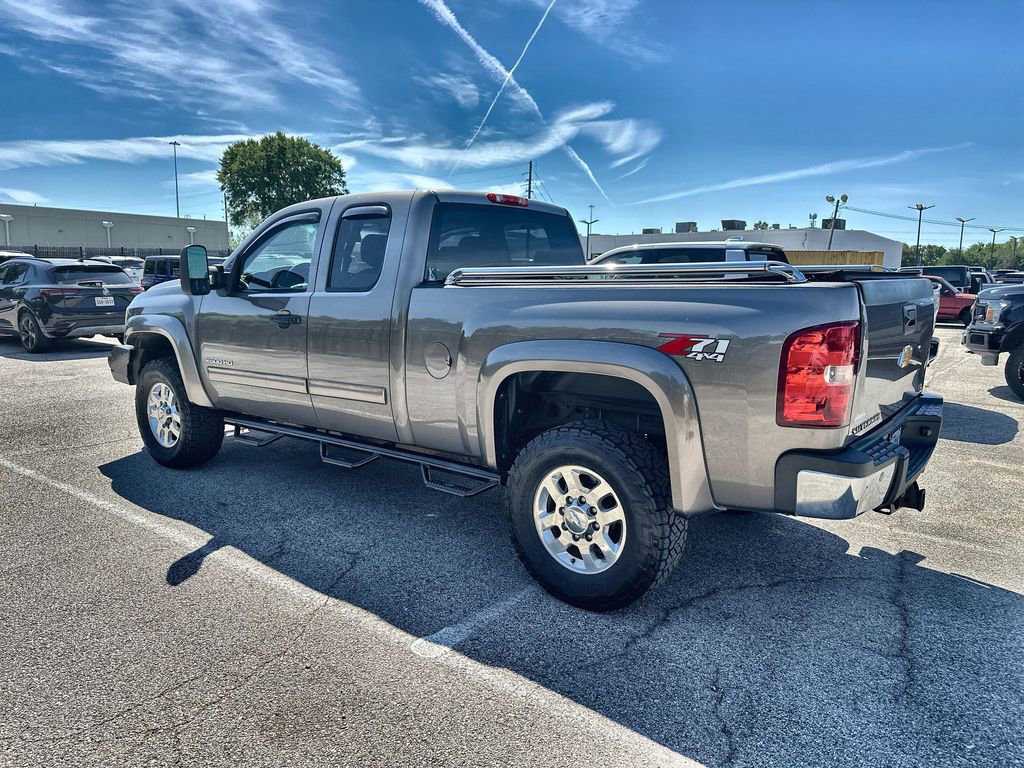 Used 2012 Chevrolet Silverado 2500 LT w/ Interior Plus Package image 3