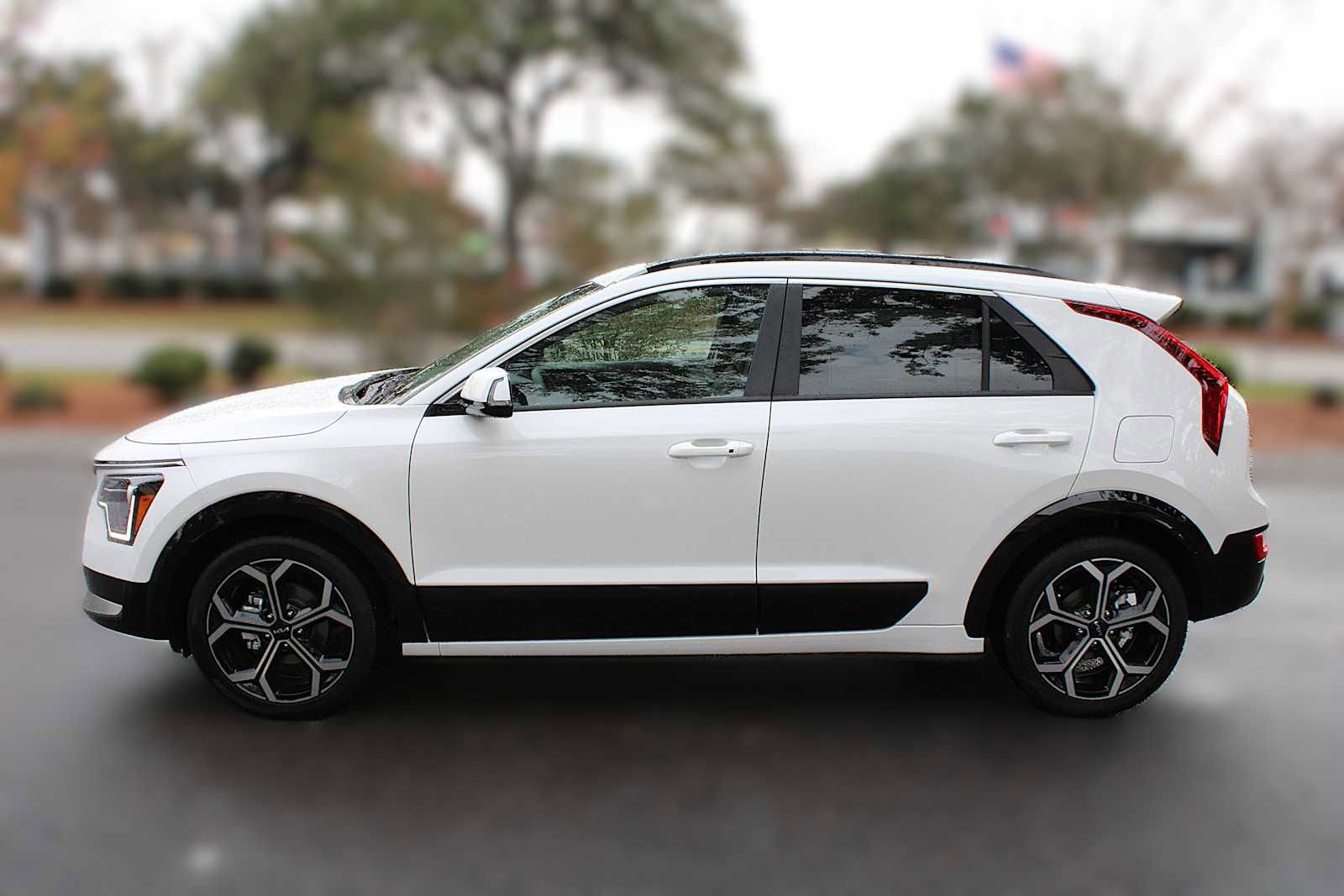 New 2025 Kia Niro EX image 12