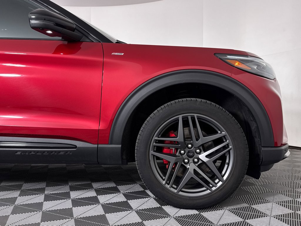 Used 2025 Ford Explorer ST-Line w/ ST-Line Street Pack AWD/4WD image 21