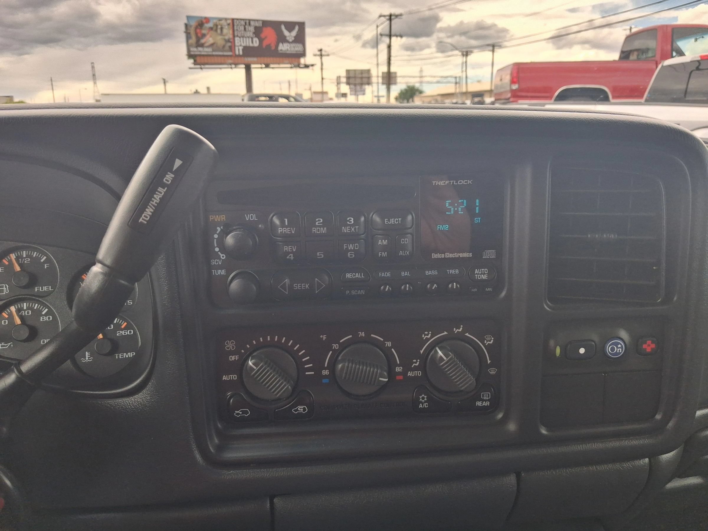Used 2002 Chevrolet Avalanche 2500 w/ Convenience Pkg AWD/4WD image 12