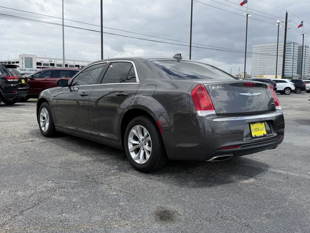 Used 2023 Chrysler 300 Touring RWD image 5