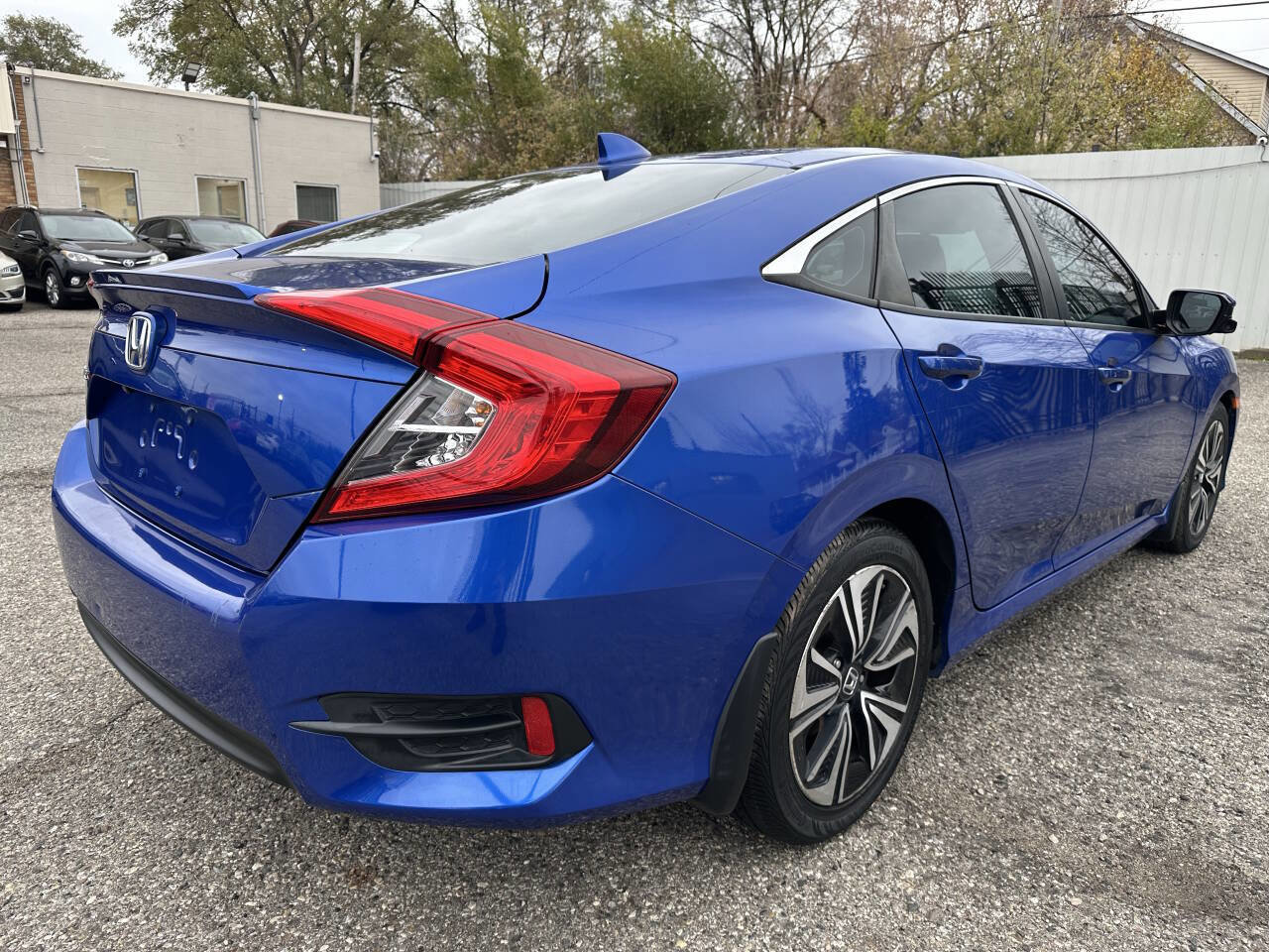 Used 2017 Honda Civic EX-L image 5