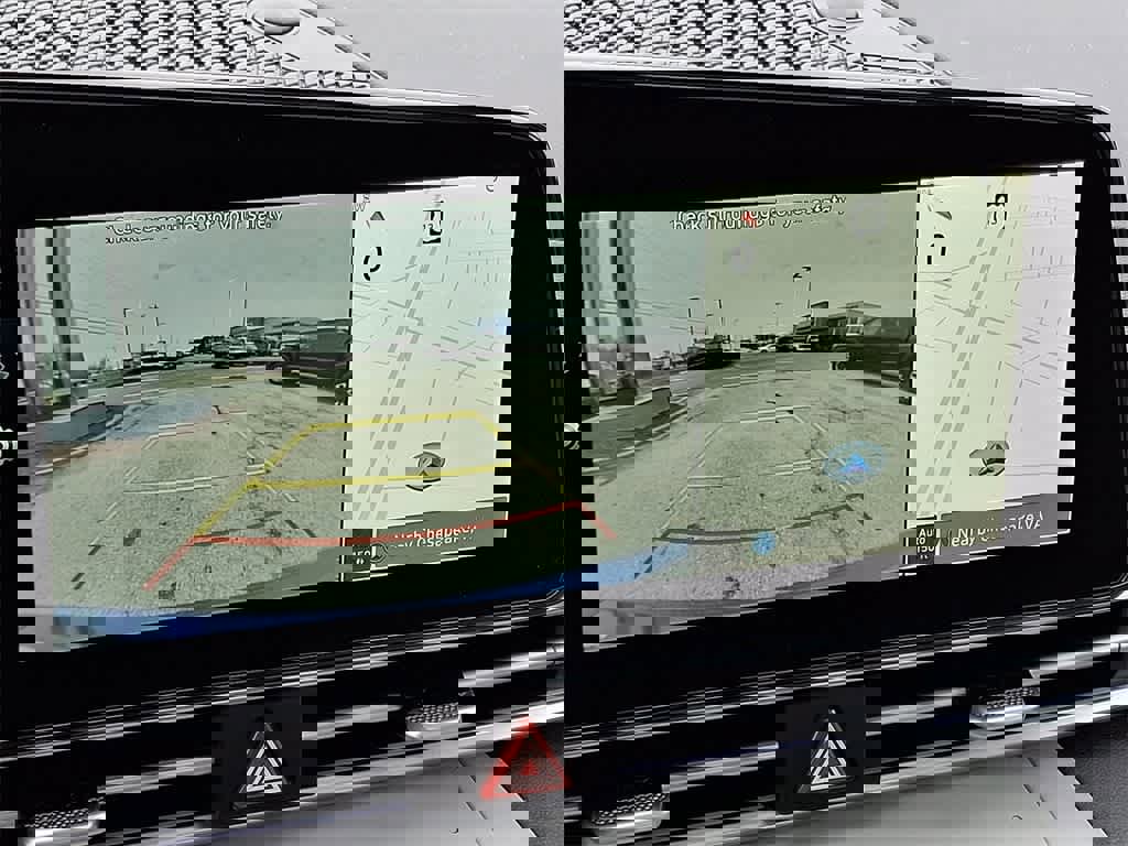 Used 2025 Hyundai Elantra Limited image 18