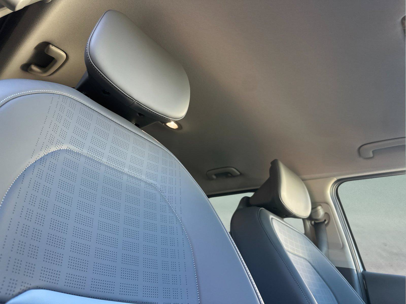 New 2027 Kia EV3 Wind FWD image 17