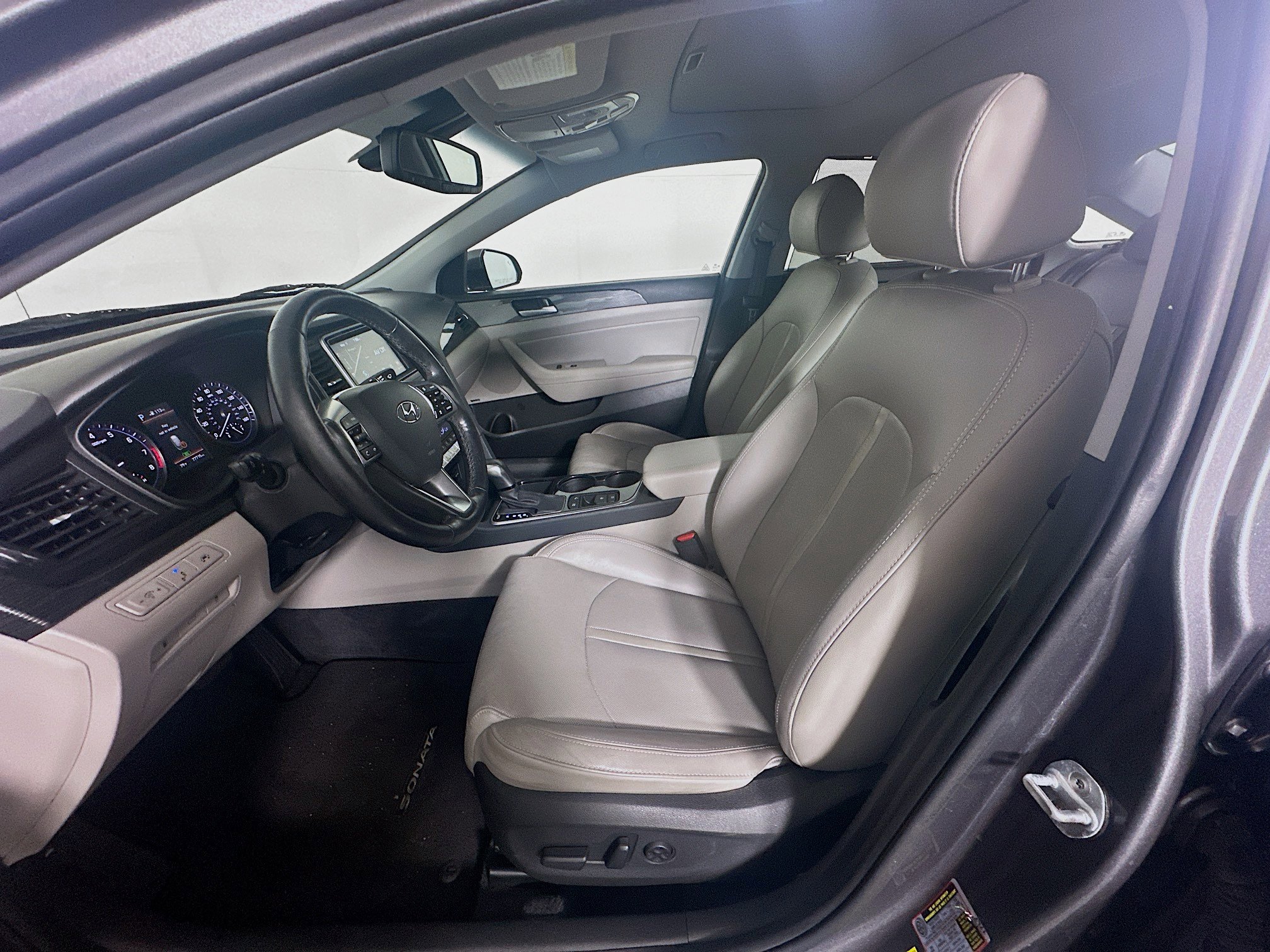 Used 2018 Hyundai Sonata Limited w/ Limited Ultimate Package 03 FWD image 13